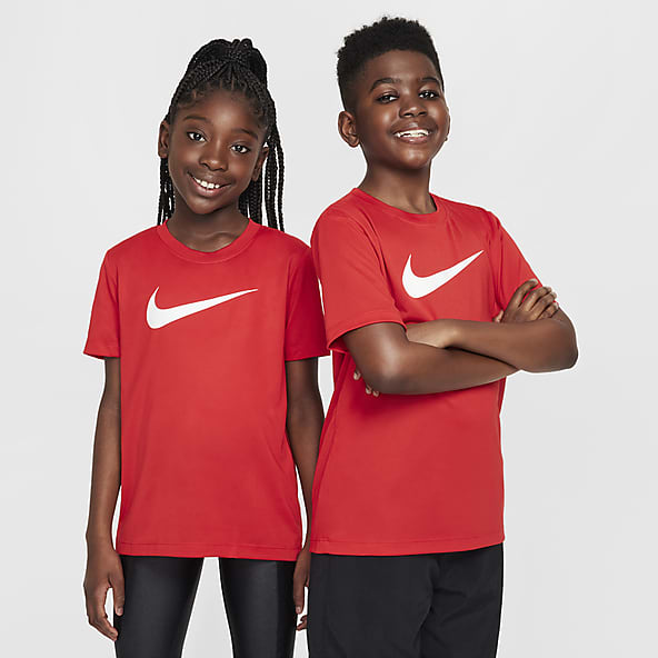 Boys red nike shirt deals